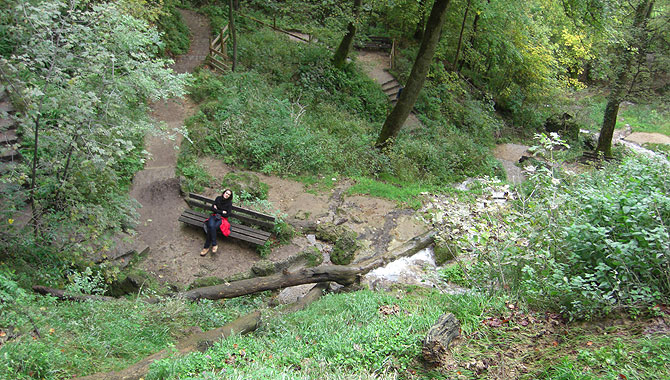 Bad-Uracher-Wasserfall_Wanderweg