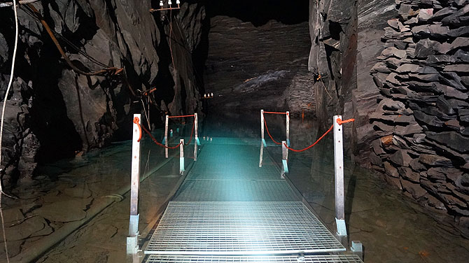 Tauchen ist im Bergwerk Nuttlar sehr beliebt.