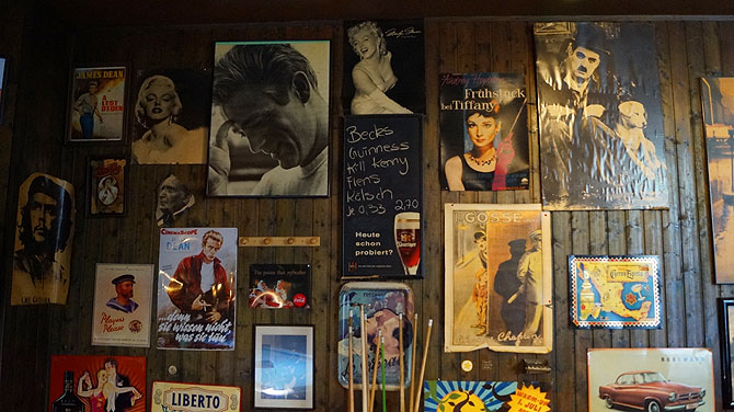 Poster von James Dean und anderen Promis