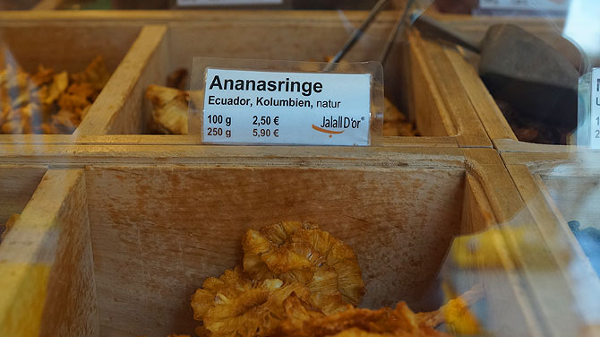 Ananas macht Anna nass.