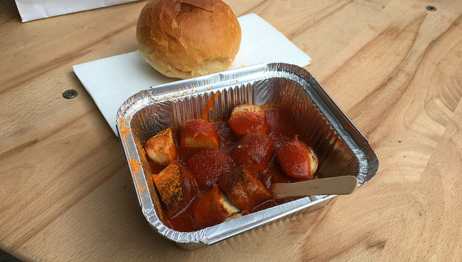 Currywurst im Kalinski Saarbrücken