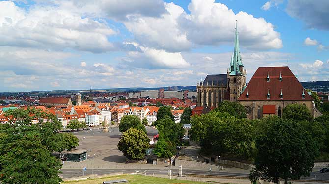 Blick vom Petersberg auf den Dom und Domplatz in Erfurt