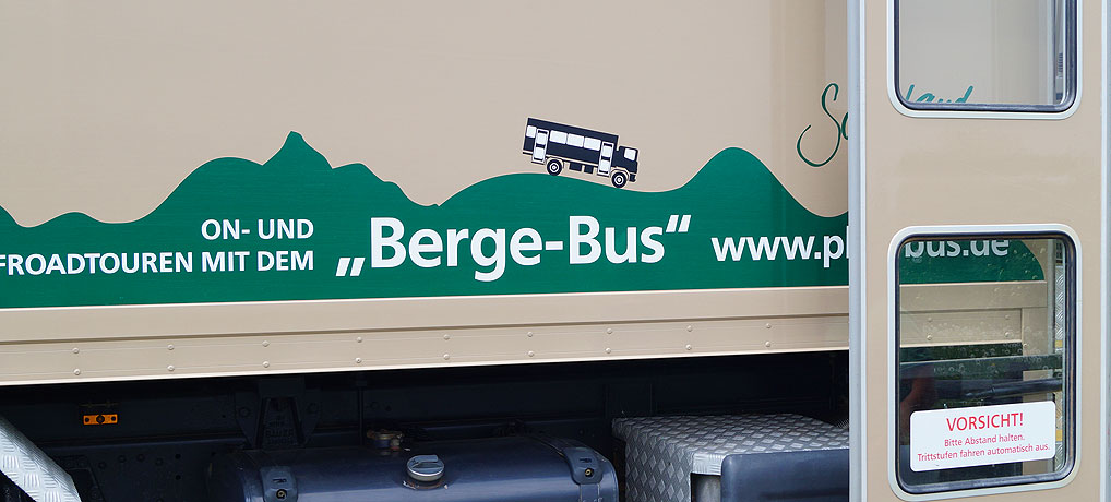 Der Bergebus alias Plus Bus fährt im Sauerland umher.