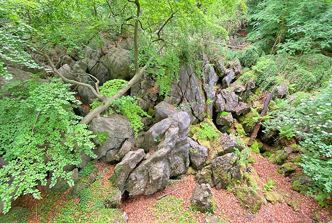 Viele Felsen statt Meer