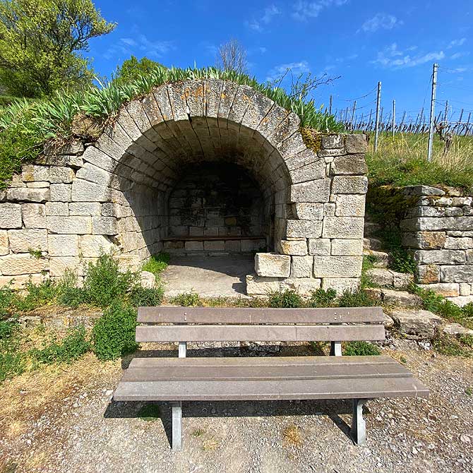 Wengerschütz in den Weinbergen